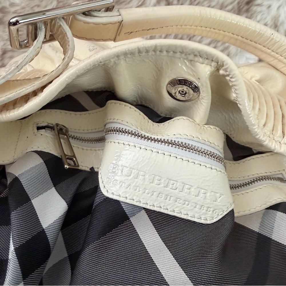 Burberry Patent Leather Shoulder Bag Project Bag TLC damaged - Picture 10 of 15